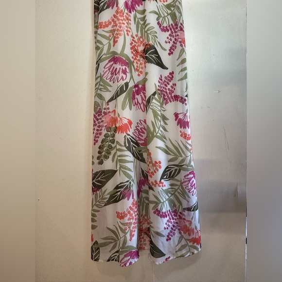 Old Navy Floral Maxi Dress - Picture 4 of 5